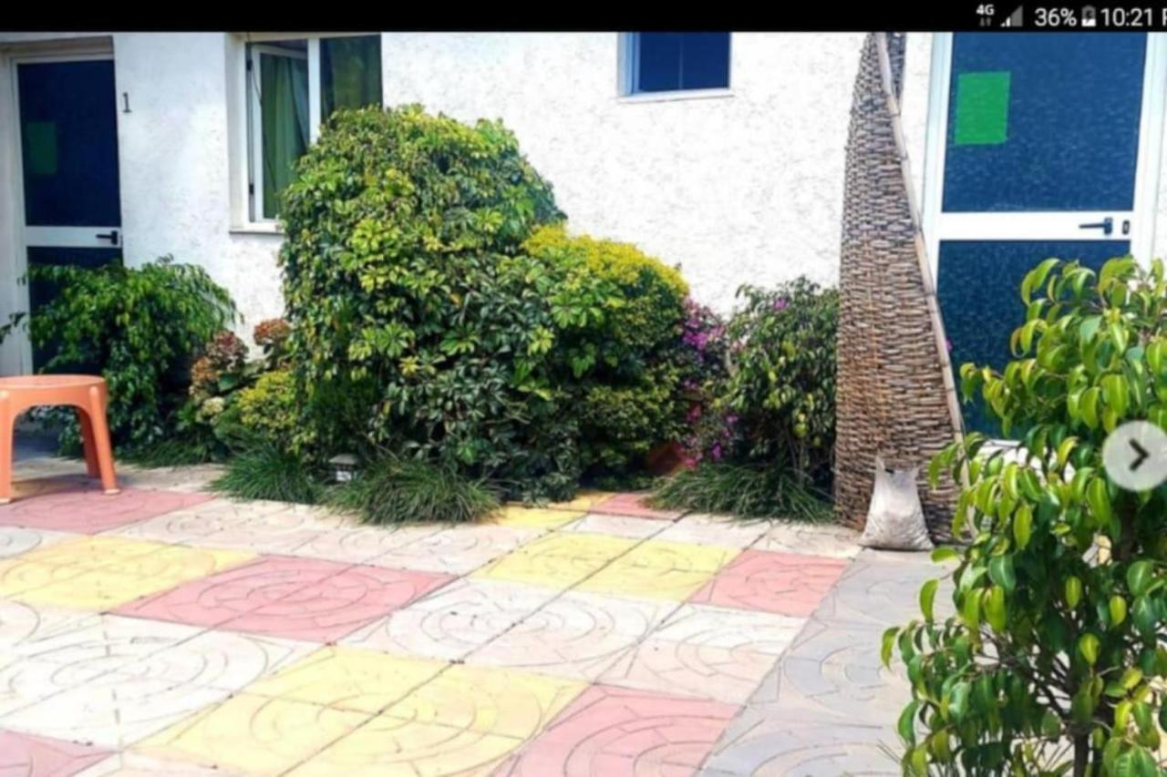 Wib Guesthouse Addis Abeba Buitenkant foto